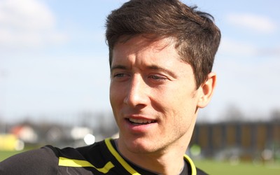 熊猫体育动态-克瓦拉茨赫利亚训练加练任意球被拍