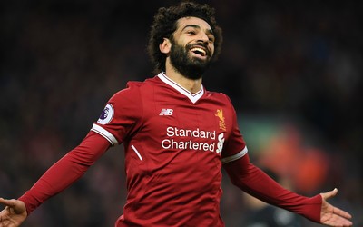 熊猫体育独家-多库和斯通斯拥抱庆祝